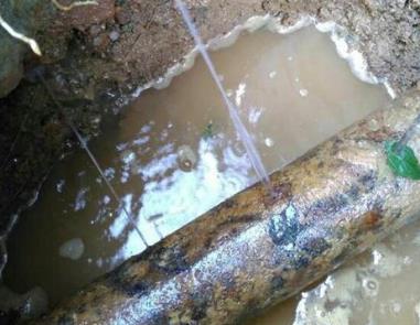 蚌山楼顶渗水维修公司分享下地暖漏水的原因及检测方法。